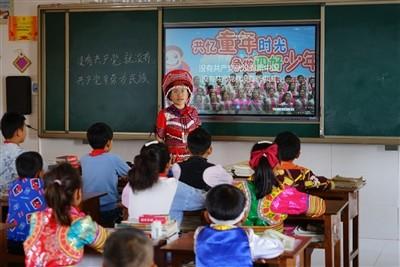 省社科联驻波洲镇江口村开展为民服务和慰问活动